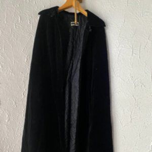 Vintage Quad Black Cape